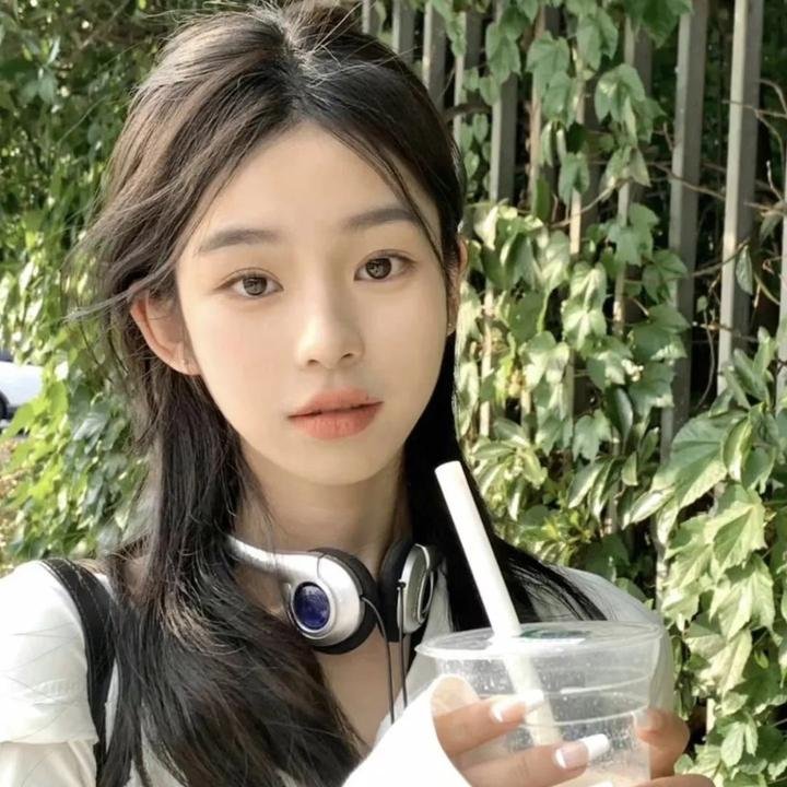 树下藏银 海报